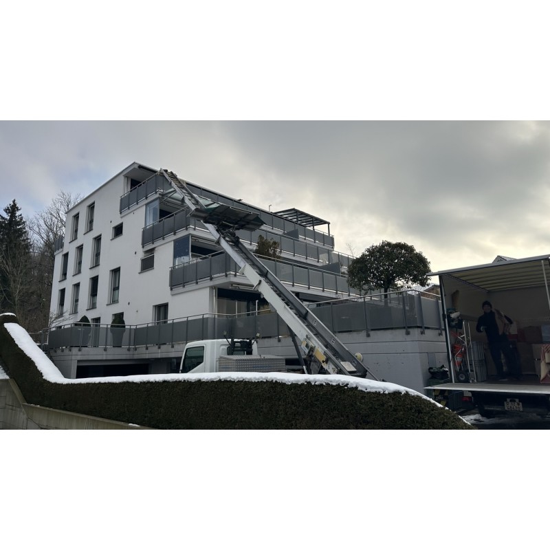 Möbellift auf Nissan 27m