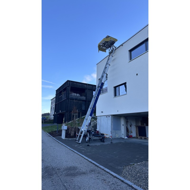 Möbellift auf Anhänger 21m