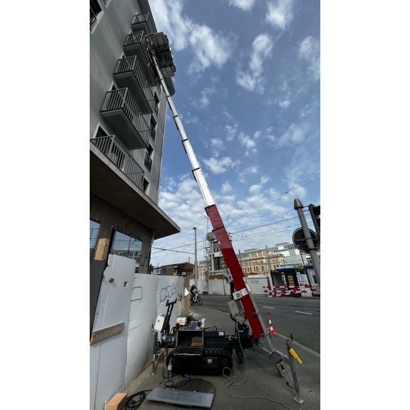 Möbellift auf Raupe 24m