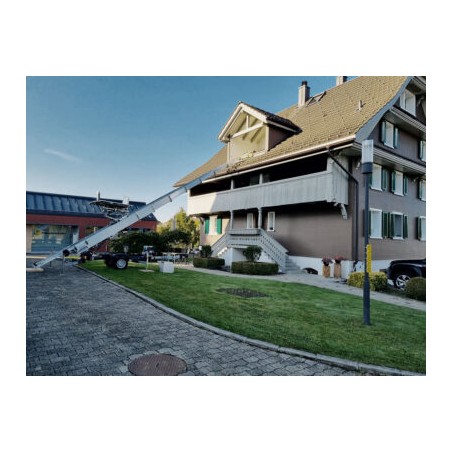 Möbellift auf Anhänger 24m